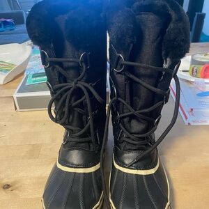 JBL Black and Tan Lace-Up Winter Boots